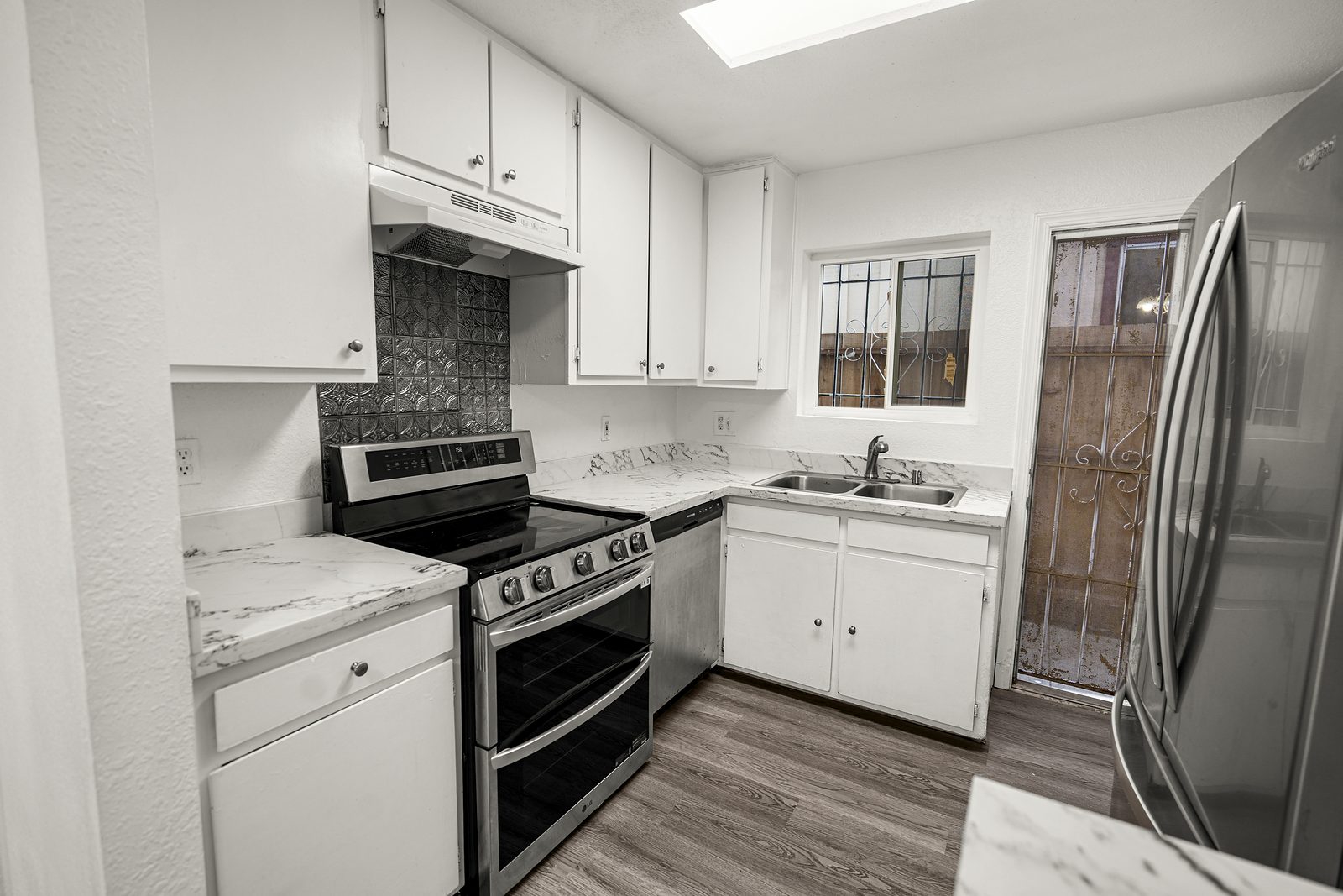 Lower unit · kitchen