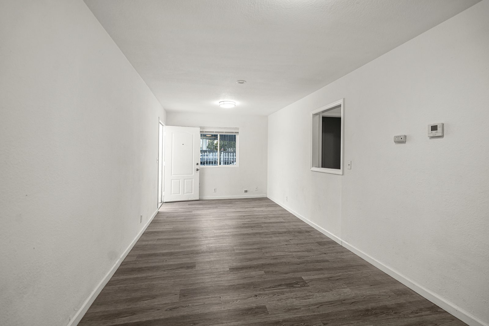 Lower unit · living room