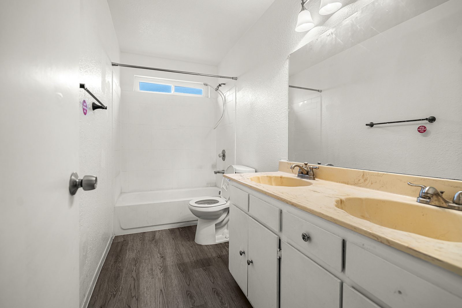 Lower unit · bathrooms & laundry