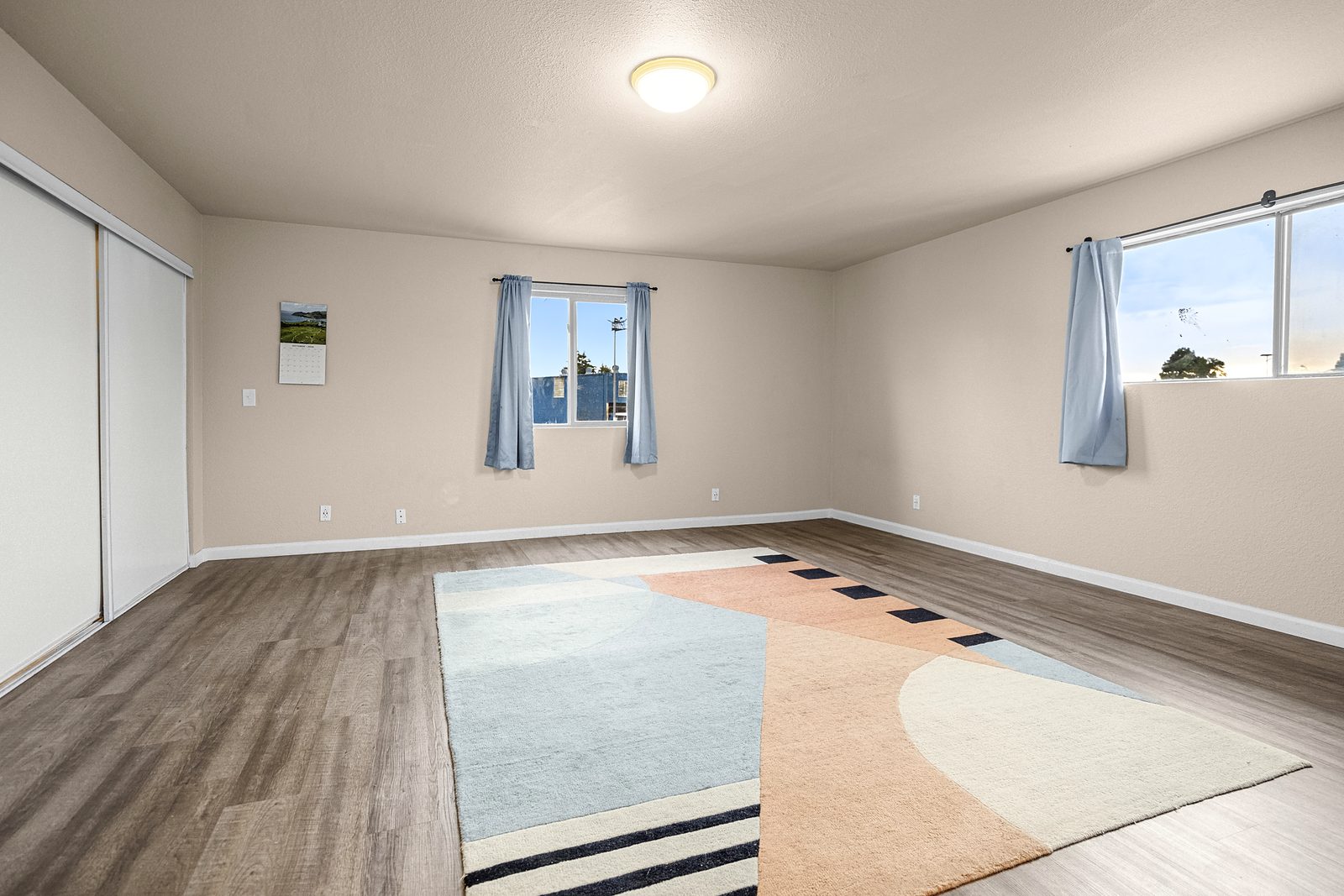 Upper unit · primary bedroom