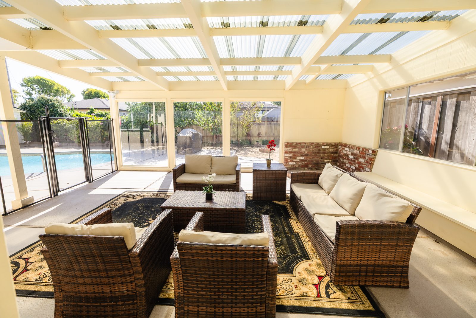 Patio room toward the pool